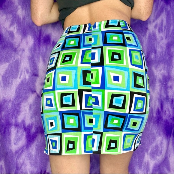 Y2K Vintage Green & blue geometric mini skirt retro vibe - Picture 4 of 5